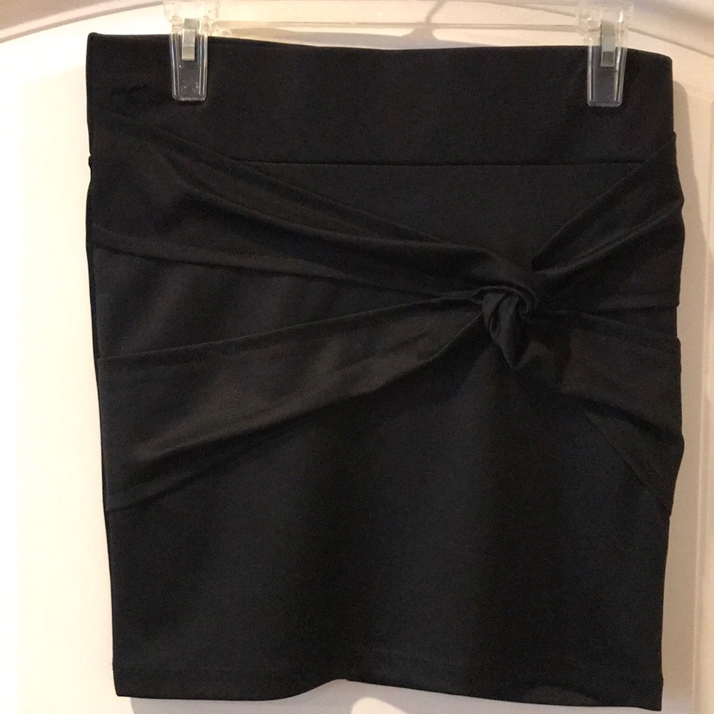 Must have beautiful pencil skirt size L